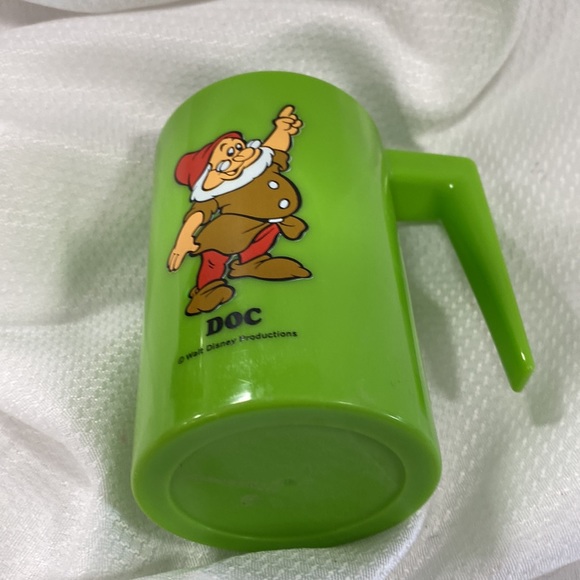 WALT DISNEY DOC CUP - Picture 2 of 3